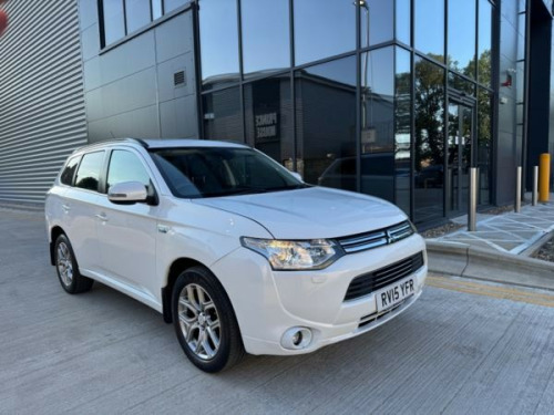 Mitsubishi Outlander  2.0h 12kWh GX4hs SUV 5dr Petrol Plug-in Hybrid CVT 4WD (s/s) (200 ps)