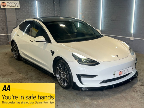 Tesla Model 3  (Dual Motor) Long Range Auto 4WDE