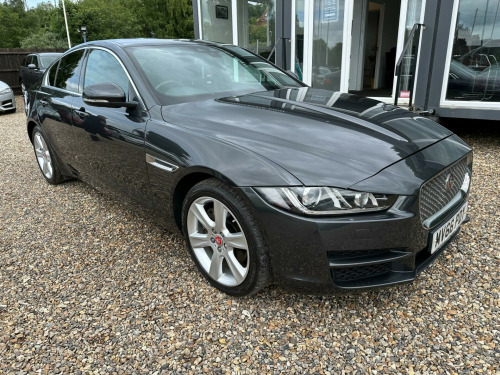 Jaguar XE  2.0d Portfolio Euro 6 (s/s) 4dr