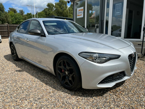 Alfa Romeo Giulia  2.0T Nero Edizione Auto Euro 6 (s/s) 4dr