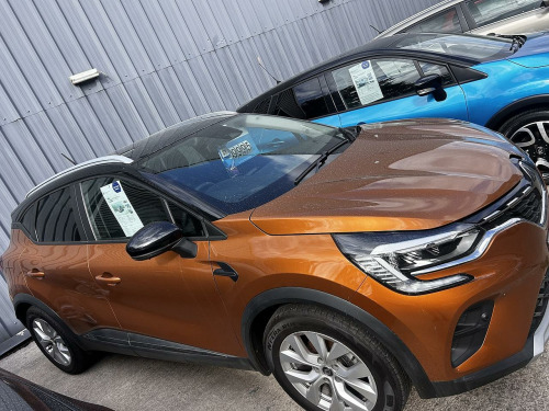 Renault Captur  1.0 TCe Iconic SUV 5dr Petrol Manual Euro 6 (s/s) (100 ps)