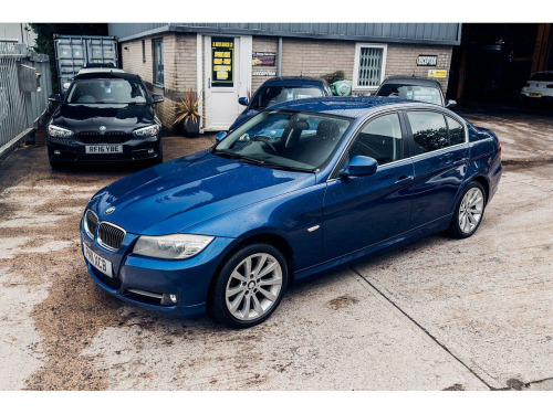 BMW 3 Series  2.0 318d Exclusive Edition Saloon 4dr Diesel Manual Euro 5 (s/s) (143 ps)