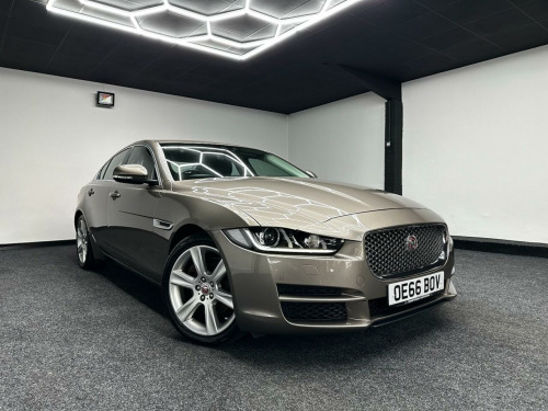 Jaguar XE  2.0 PORTFOLIO 4d 178 BHP