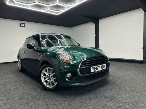 MINI Hatch  1.5 Cooper D Hatchback 3dr Diesel Steptronic Euro 6 (s/s) (116 ps) PEPPER M