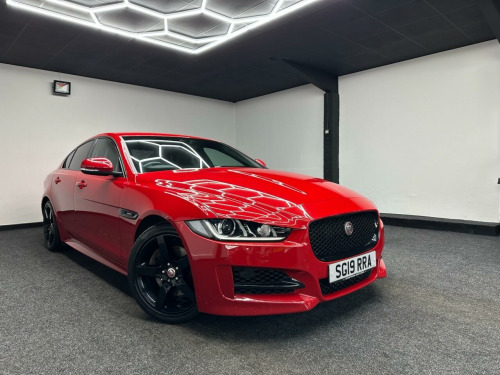 Jaguar XE  2.0i R-Sport Saloon 4dr Petrol Auto Euro 6 (s/s) (200 ps) 44,000 MILES