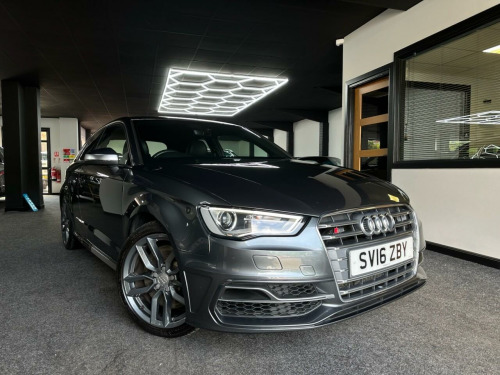 Audi S3  2.0 TFSI Hatchback 3dr Petrol S Tronic quattro Euro 6 (s/s) (Nav) (300 ps) 