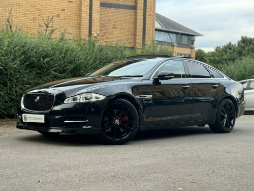 Jaguar XJ  3.0d V6 Portfolio 4dr Auto [8]