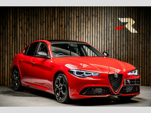 Alfa Romeo Giulia  2.0T Competizione Auto Euro 6 (s/s) 4dr