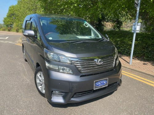 Toyota Vellfire  Platinum Selection 4wd 7 Seats