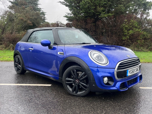 MINI Convertible  1.5 Cooper Sport Convertible 2dr Petrol Manual Euro 6 (s/s) (136 ps) 