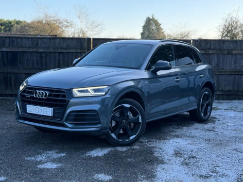 Audi Q5  2.0 TDI 40 Black Edition SUV 5dr Diesel S Tronic q