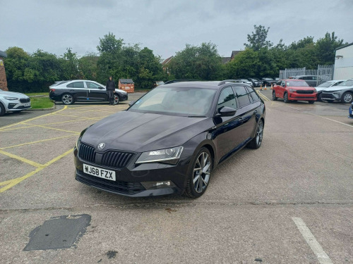 Skoda Superb  2.0 TDI SportLine Plus Estate 5dr Diesel DSG Euro 6 (s/s) (190 ps)