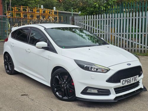Ford Focus  2.0T EcoBoost ST-3 5dr