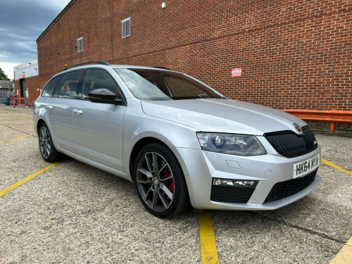 Skoda Octavia  2.0 TFSI vRS Estate 5dr Petrol Manual Euro 6 (s/s) (220 ps)