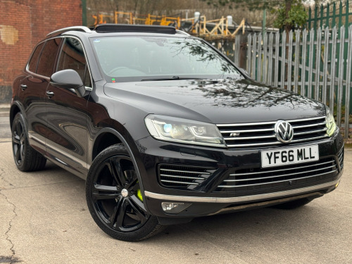 Volkswagen Touareg  3.0 TDI V6 BlueMotion Tech R-Line Plus SUV 5dr Diesel Tiptronic 4WD Euro 6  