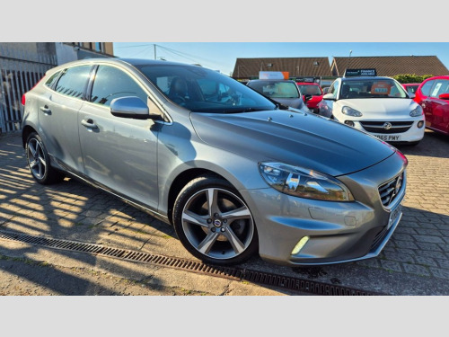 Volvo V40  2.0 T2 R-Design Nav Hatchback 5dr Petrol Manual Eu