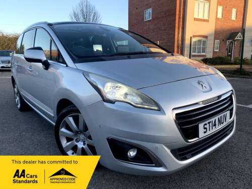 Peugeot 5008  E-HDI ALLURE 5-Door