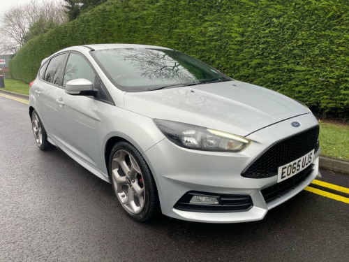 Ford Focus  2.0T EcoBoost ST-2 Hatchback 5dr Petrol Manual Eur