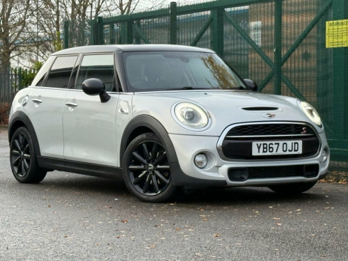 MINI Hatch  2.0 Cooper SD Hatchback 5dr Diesel Auto Euro 6 (s/