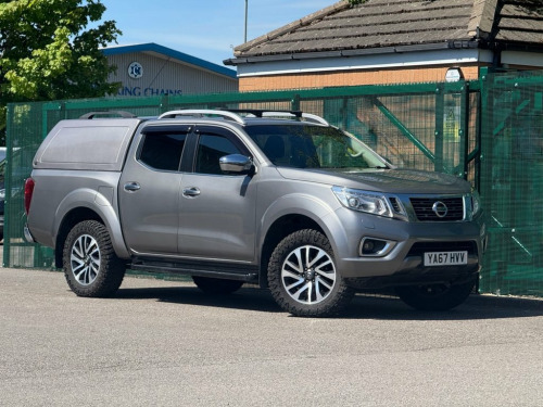 Nissan Navara  2.3 dCi Tekna Pickup Double Cab 4dr Diesel Manual 