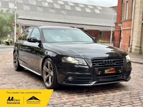 Audi A4  AVANT TFSI QUATTRO S LINE BLACK EDITION