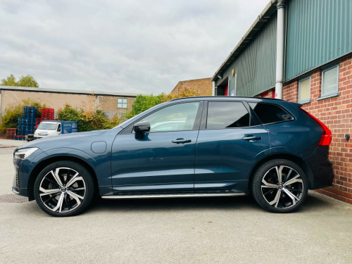 Volvo XC60  2.0h T8 Recharge 11.6kWh R-Design Pro Auto AWD Euro 6 (s/s) 5dr