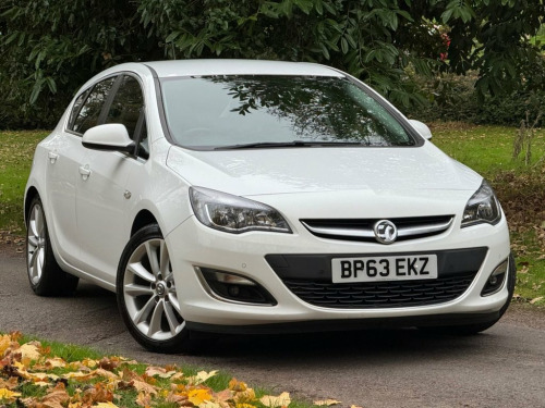 Vauxhall Astra  2.0 CDTi ecoFLEX Elite Hatchback 5dr Diesel Manual