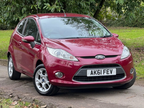 Ford Fiesta  1.25 Zetec Hatchback 3dr Petrol Manual (129 g/km, 