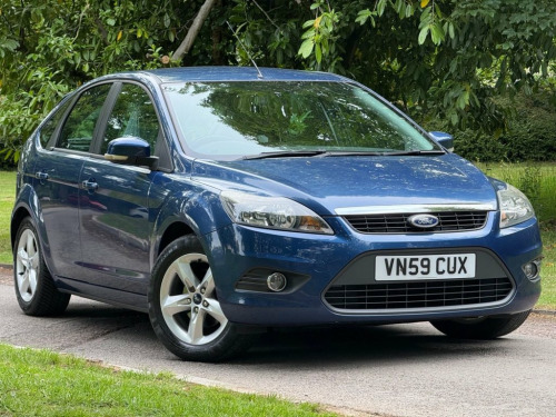 Ford Focus  1.6 Zetec Hatchback 5dr Petrol Manual (161 g/km, 9