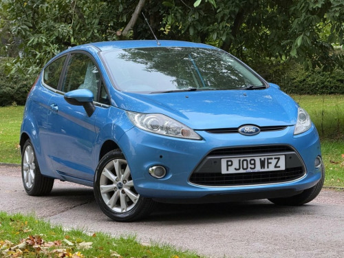 Ford Fiesta  1.25 Zetec Hatchback 3dr Petrol Manual (133 g/km, 