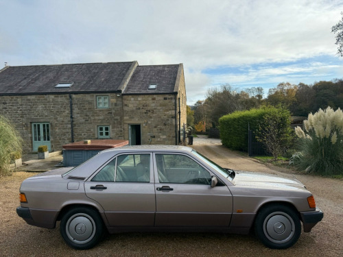 Mercedes-Benz 190  2.0 E 4dr