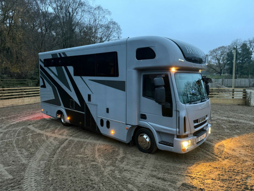 Iveco EUROCARGO  7.5T COACHBUILT HORSEBOX