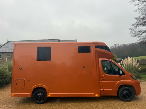 Peugeot Boxer  HORSEBOX 3.5T WEEKENDER NEW BUILD