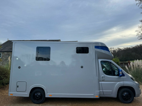 Citroen Relay  HORSEBOX 3.5T WEEKENDER NEW BUILD