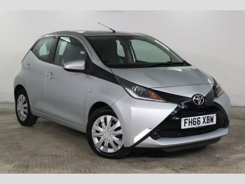 Toyota AYGO  1.0 VVT-i x-play Hatchback 5dr Petrol Manual Euro 