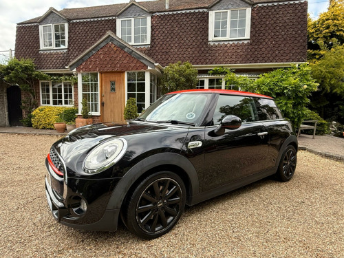 MINI Hatch  2.0 Cooper SD Auto 6Spd Euro 6 (s/s) 3dr
