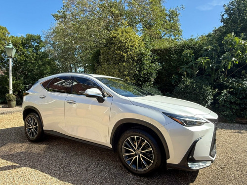 Lexus NX 300h  2.5 350h SUV 5dr Petrol Hybrid E-CVT 4WD Euro 6 (s/s) (245 ps)