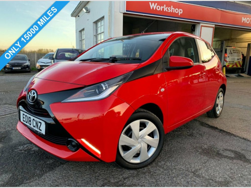 Toyota AYGO  1.0 VVT-i x-play Hatchback 5dr Petrol Manual Euro 