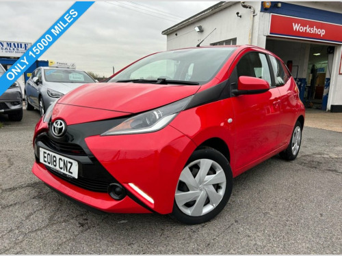 Toyota AYGO  1.0 VVT-i x-play Hatchback 5dr Petrol Manual Euro 