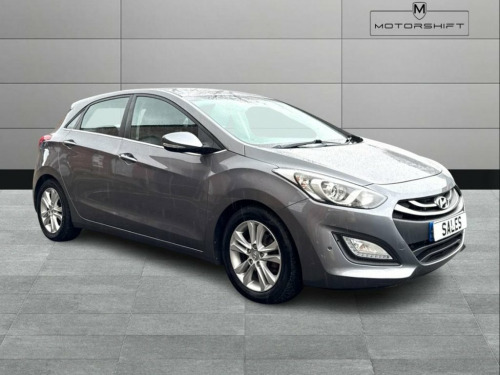 Hyundai i30  1.6 CRDi Blue Drive Style Nav Hatchback 5dr Diesel