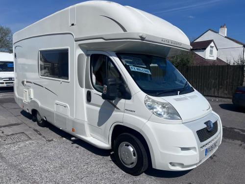 Peugeot Sigma  4 berth. Rear belts. Service History. New MOT  6 speed 
