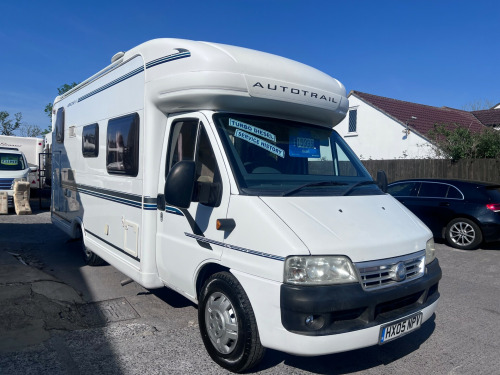 Auto-Trail Apache  Fixed rear bed. Solar panel. Garage. NEW MOT 