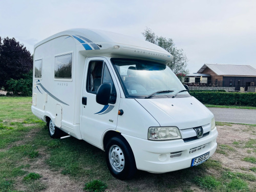Peugeot Nuevo  2 berth. Compact. Mot January 2026. Service history 
