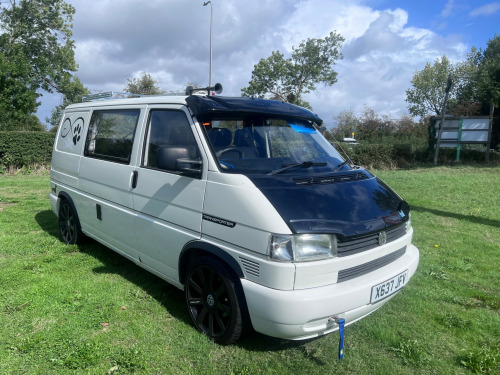 Volkswagen Camper  6 seater with belts. 240v hook up. Leisure battery. Fridge. Service history