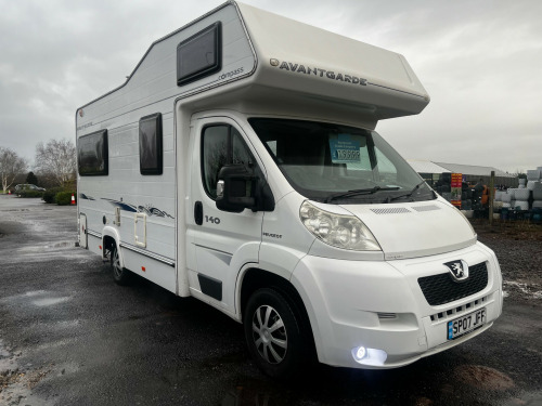 Jeep AVANTGARDE  NEW MOT Service history.  Reversing camera.  Rear belt. Tow bar 