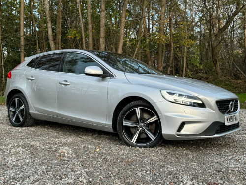 Volvo V40  2.0 V40 R-Design Edition D3 Auto 5dr