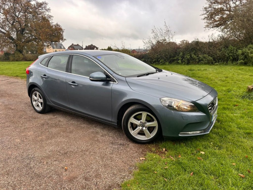 Volvo V40  1.6 T3 SE Hatchback 5dr Petrol Manual Euro 5 (s/s)