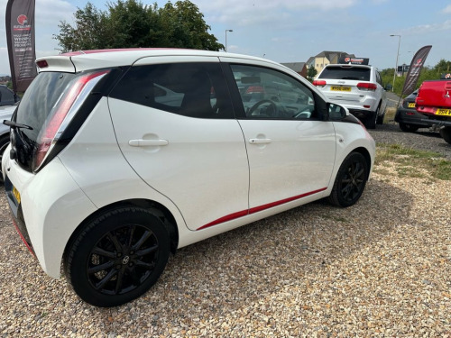 Toyota AYGO  1.0 VVT-i x-press Hatchback 5dr Petrol x-shift Eur