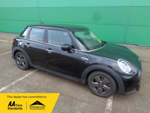 MINI Hatch  2.0 Cooper S Classic Hatchback 5dr Petrol Steptron