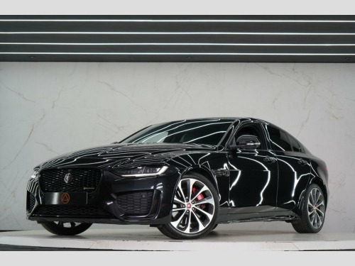 Jaguar XE  2.0 R-DYNAMIC BLACK 4d 247 BHP